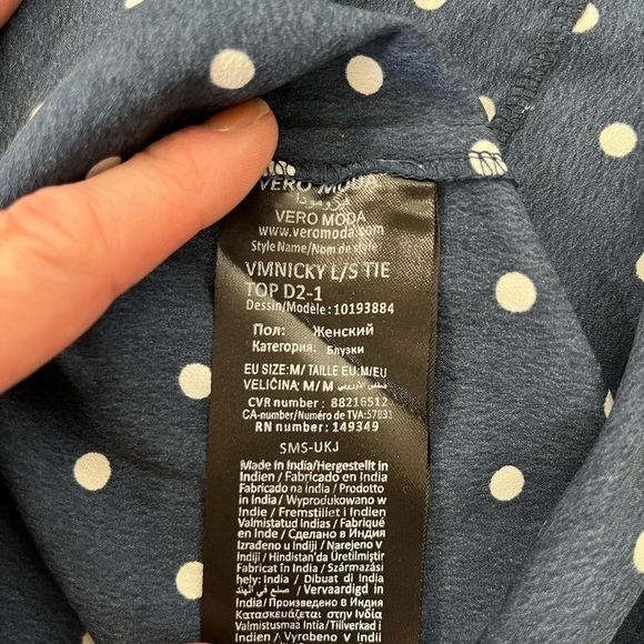 Vero Moda Polka Dot Tie Top Long Sleeve NWT - Picture 6 of 10